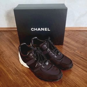 Chanel CC Black Sneakers w/white heels - Size 40